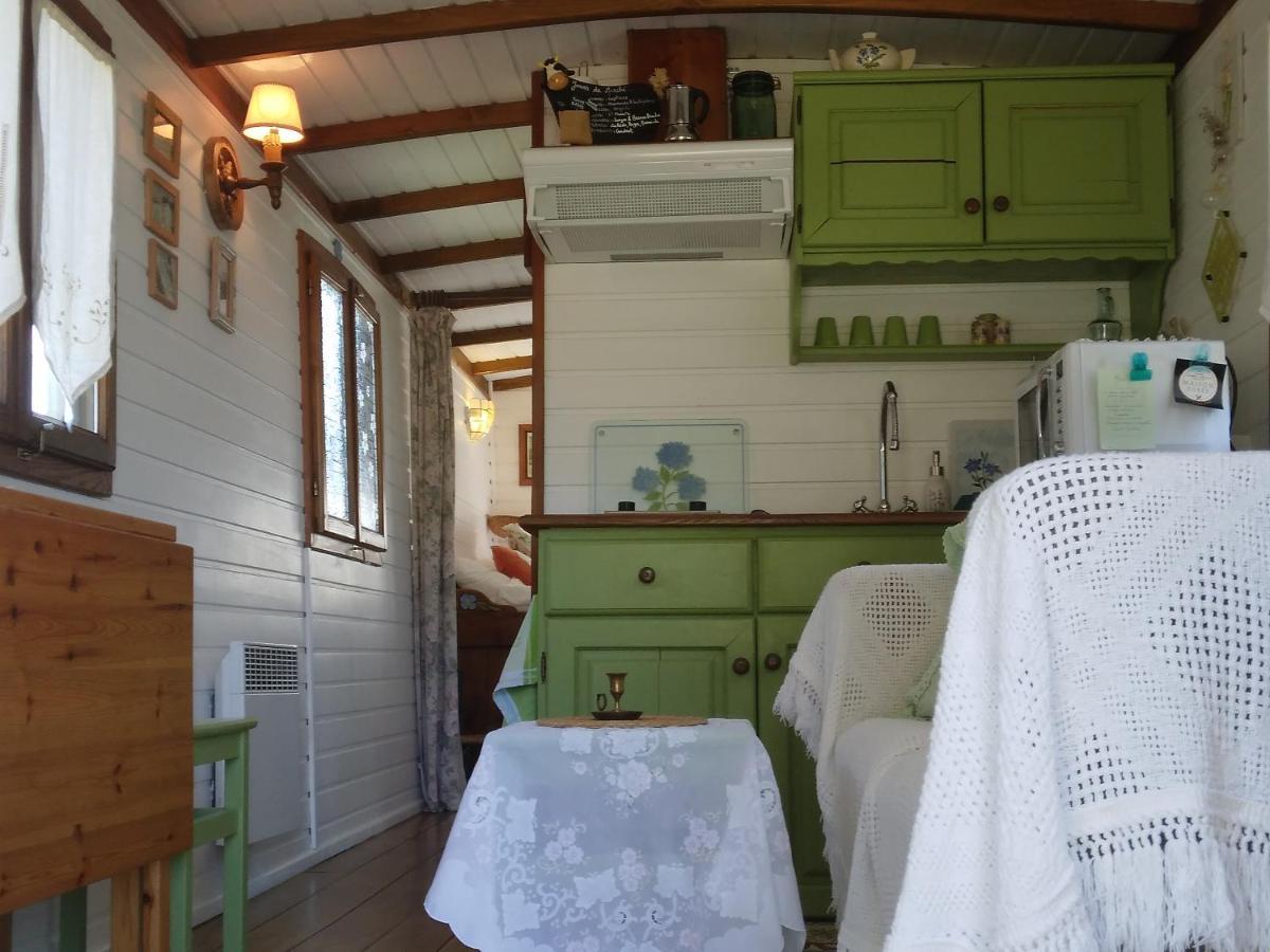 Villa Roulotte Fleur des Champs à Sigalens Extérieur photo